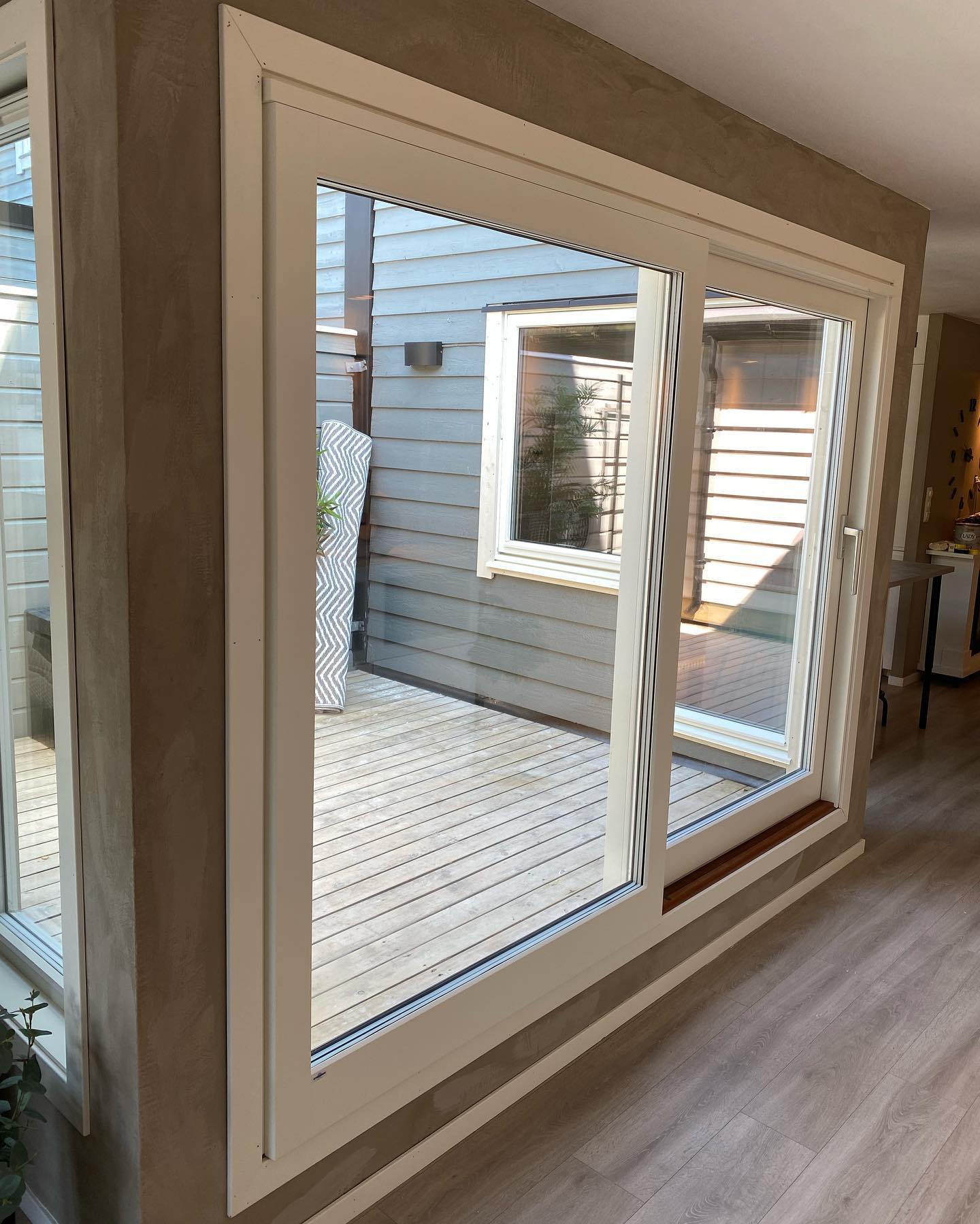 Ombygging til skyvedører og oppgradering av vinduer